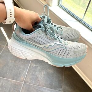 Like New Saucony Guide 17 Cloud/Topaz Size 8